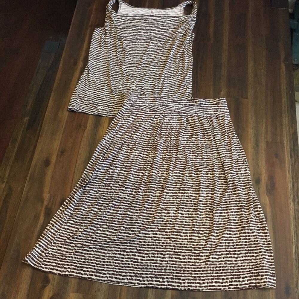 Ann Taylor LOFT Two Piece Sleeveless Purple/Cream Blouse/Skirt